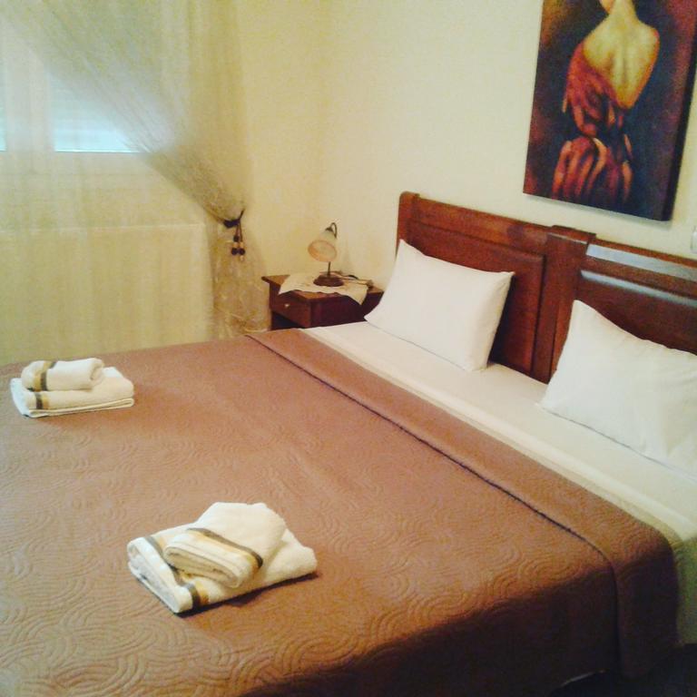 Guesthouse Adonis Káto Loutrákion Zewnętrze zdjęcie